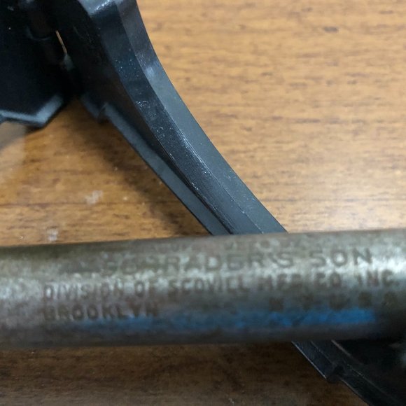 ANTIQUE TIRE GAUGE  SHRADER & SON SERVICE TIRE GAUGE - Picture 10 of 17